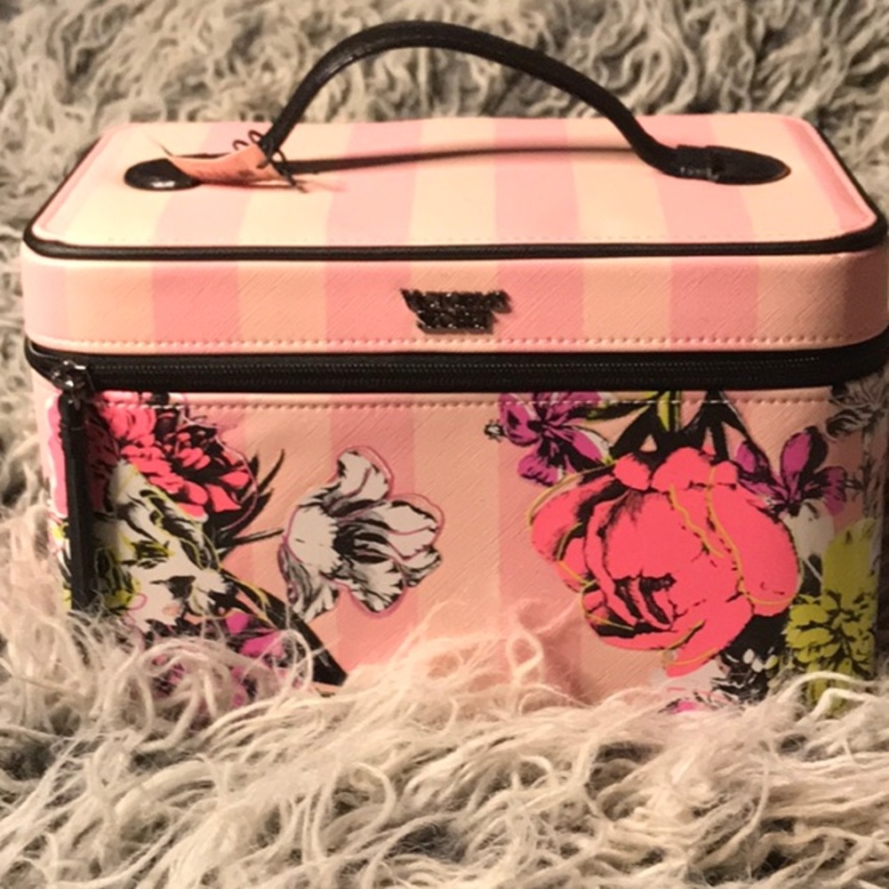 Cosmetic Bag💃🏽💃🏽💃🏽